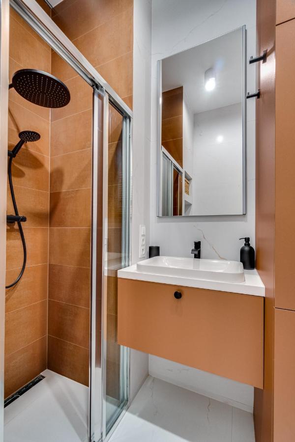 Apartament Riverside View - Parking Free Breslavia Esterno foto